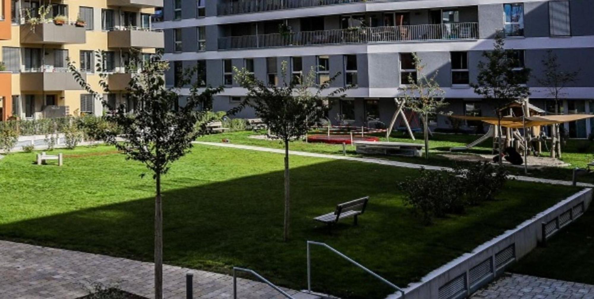 Stadtnahes Gaestezimmer Im Penthouse Bei Esi Tübingen Buitenkant foto