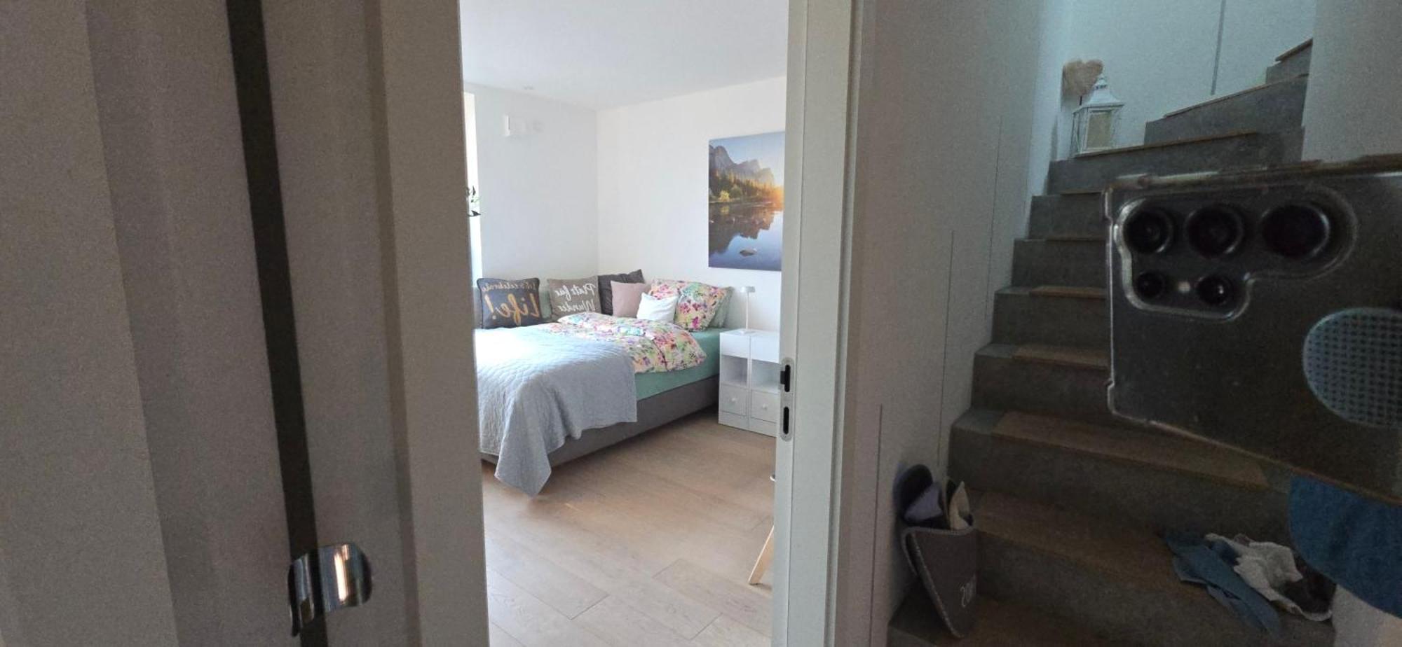 Stadtnahes Gaestezimmer Im Penthouse Bei Esi Tübingen Buitenkant foto